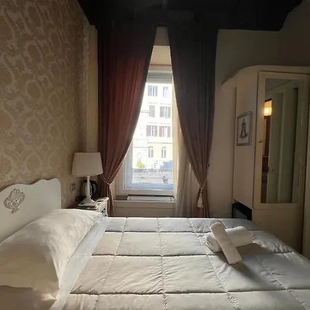 Affittacamere Piazzetta De' Monti 3*