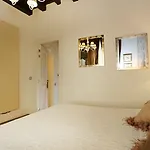 Piazzetta De' Monti Affittacamere 4*