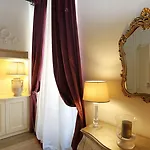 Affittacamere Piazzetta De' Monti 4*
