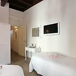 Affittacamere Piazzetta De' Monti Roma