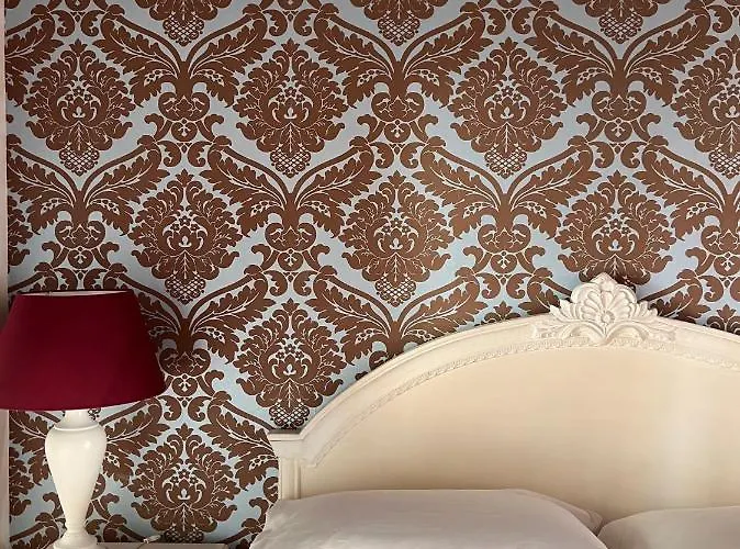 皮亚泽塔德蒙蒂套房旅馆 4*