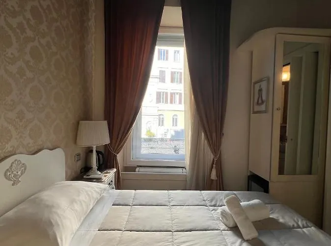 招待所 皮亚泽塔德蒙蒂套房旅馆 4*