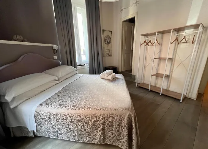 皮亚泽塔德蒙蒂套房旅馆 招待所