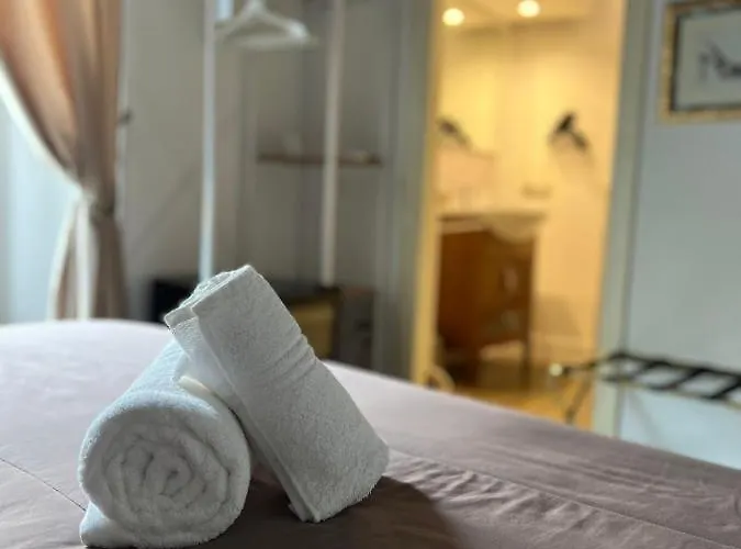 皮亚泽塔德蒙蒂套房旅馆