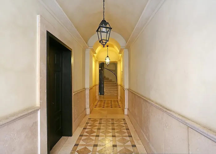 皮亚泽塔德蒙蒂套房旅馆 4*