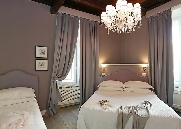 皮亚泽塔德蒙蒂套房旅馆 4*