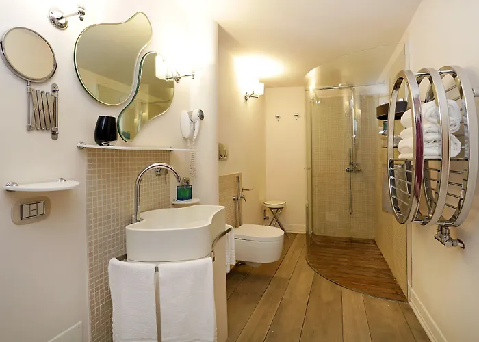 皮亚泽塔德蒙蒂套房旅馆 4*