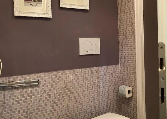 皮亚泽塔德蒙蒂套房旅馆 招待所 4*