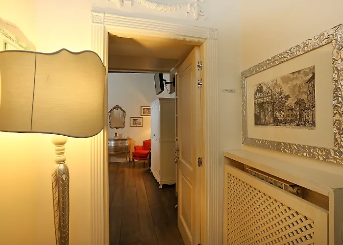 皮亚泽塔德蒙蒂套房旅馆 招待所 4*