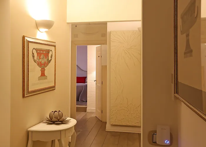 招待所 皮亚泽塔德蒙蒂套房旅馆 4*